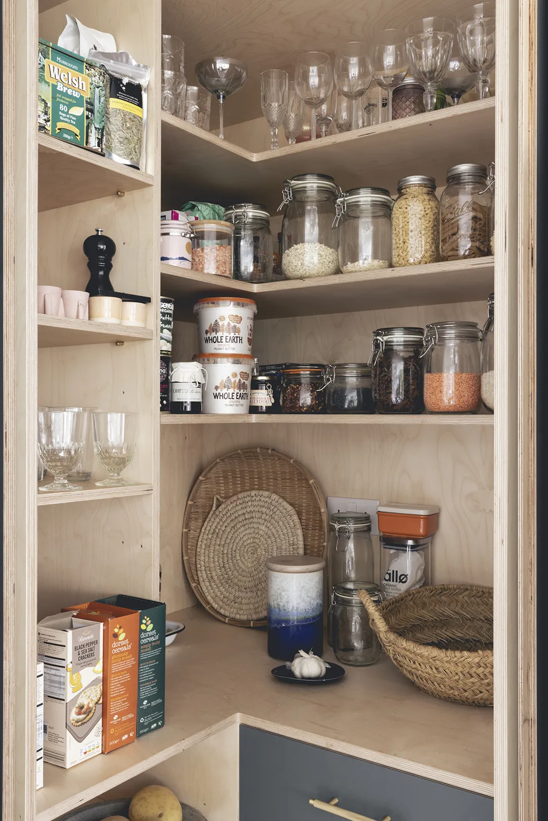 Curve House: build-in larder detail